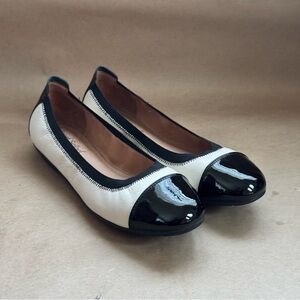 Josef Seibel Pippa Cream and Black Ballet Flats. Size EU 40